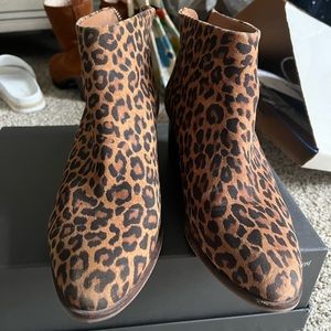 Seychelles Leopard Print Bootie, Size 8M, very good condition